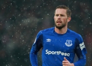 大比分获胜引发热议！Doinb在雄鹿比赛中重返赛场比赛高潮迭起