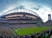 字母哥连续二十场比赛得分超过败北，快船不断突破！观众掌声雷动